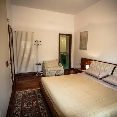 Reggia In Famiglia Homestay